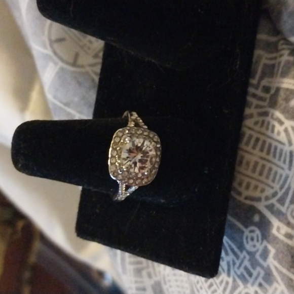 Ring - Picture 3 of 3